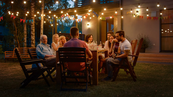Five Tips For Entertaining Your Guests Outdoors